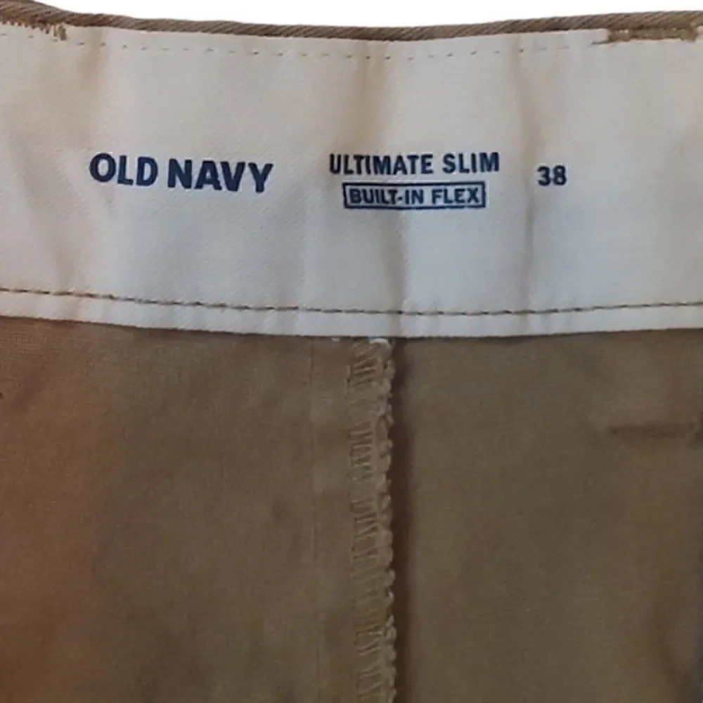 Old Navy- Men’s Flat Front Khaki Shorts Basswood, Brown Ultimate Slim, Size 38